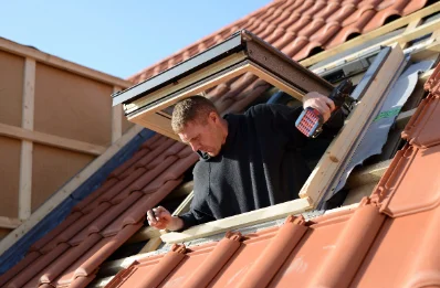 Pose de fenêtres de toit Velux à Massieu